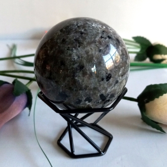 Yooperlite Crystal Sphere - Picture 4 of 11